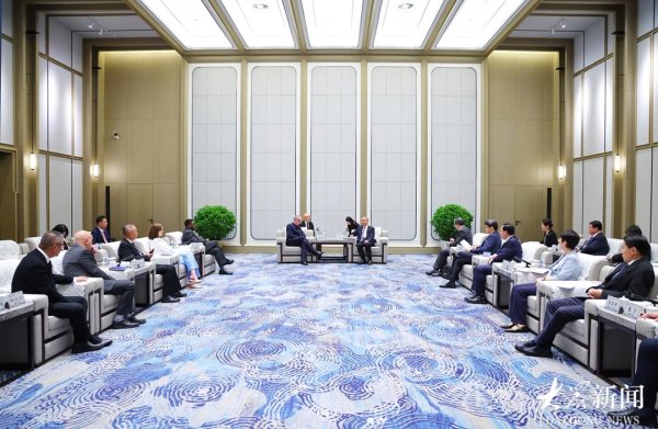 贝格富配资 林武在威海会见惠普公司客人并调研